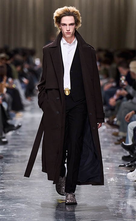 "الفوضى الأنيقة" تفاصيل قد تكون قد فاتتك في مجموعة جوناثان أندرسون الجديدة